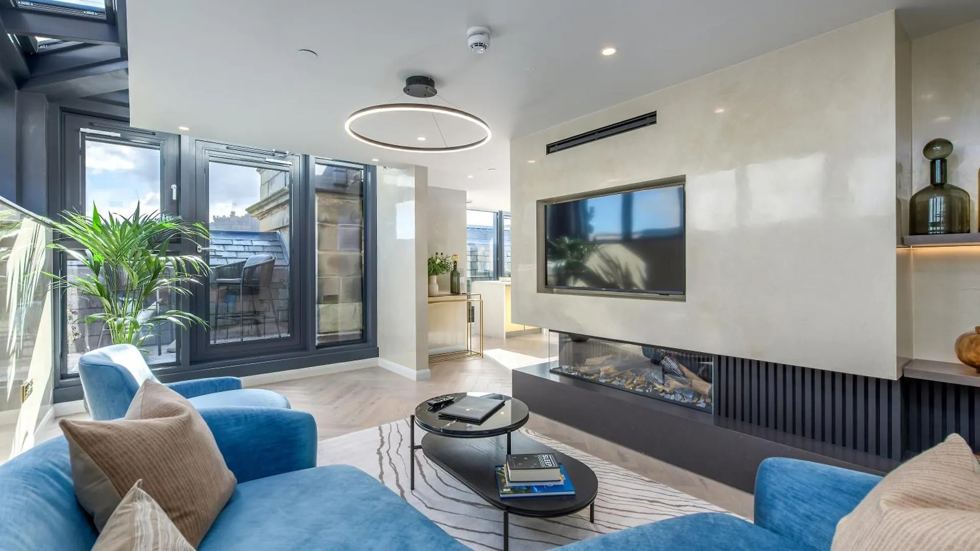 The Righ Penthouse Suite Эдинбург 0*,