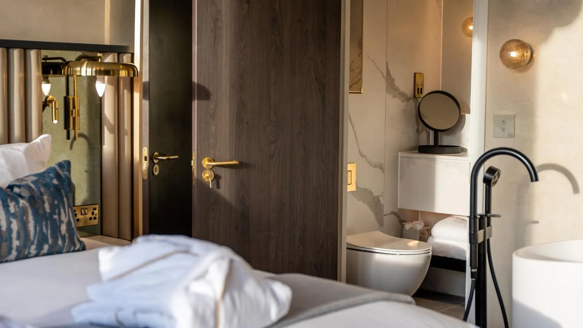 Апарт-отель The Righ Penthouse Suite Эдинбург
