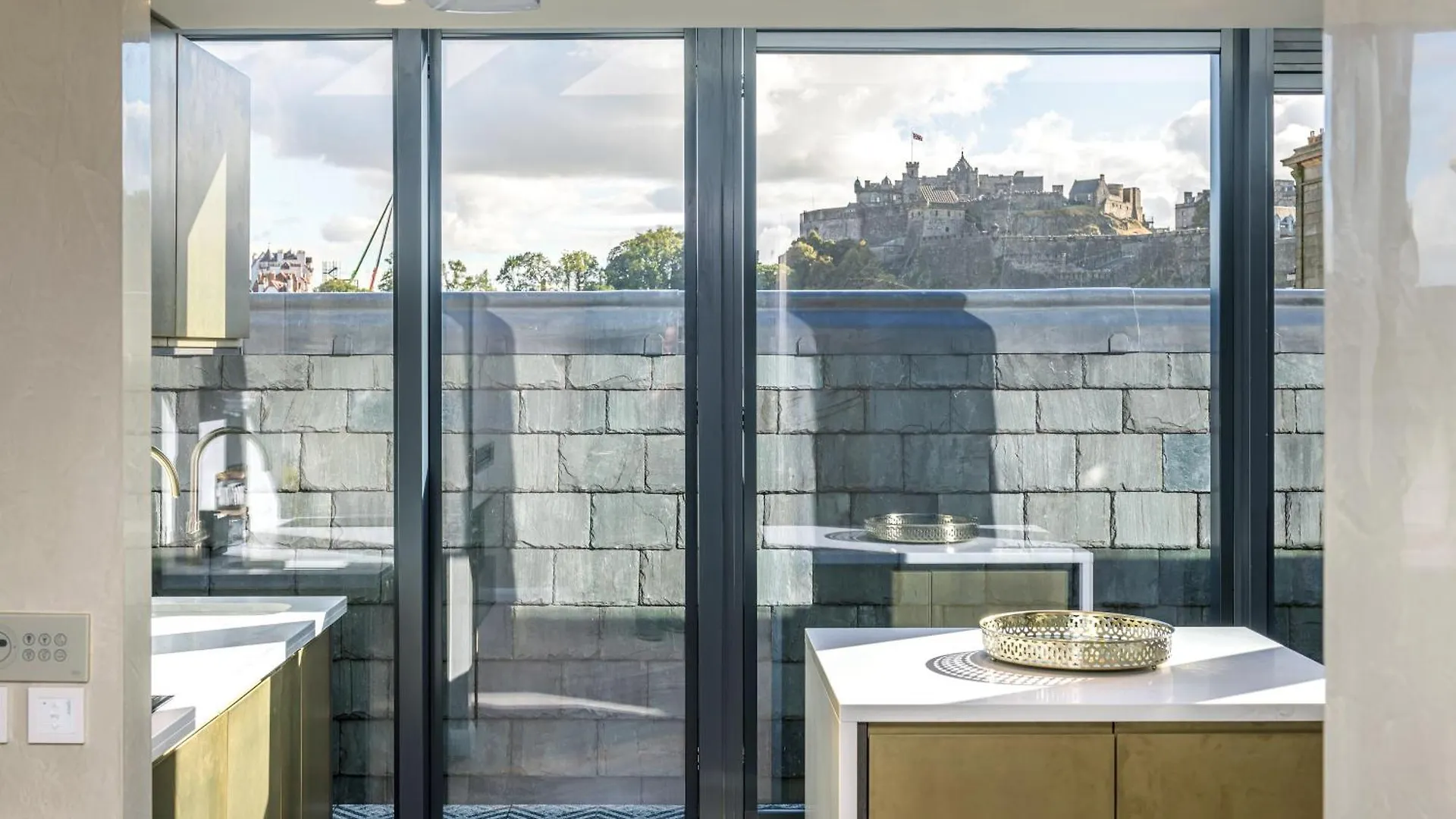 The Righ Penthouse Suite Edinburgh Aparthotel