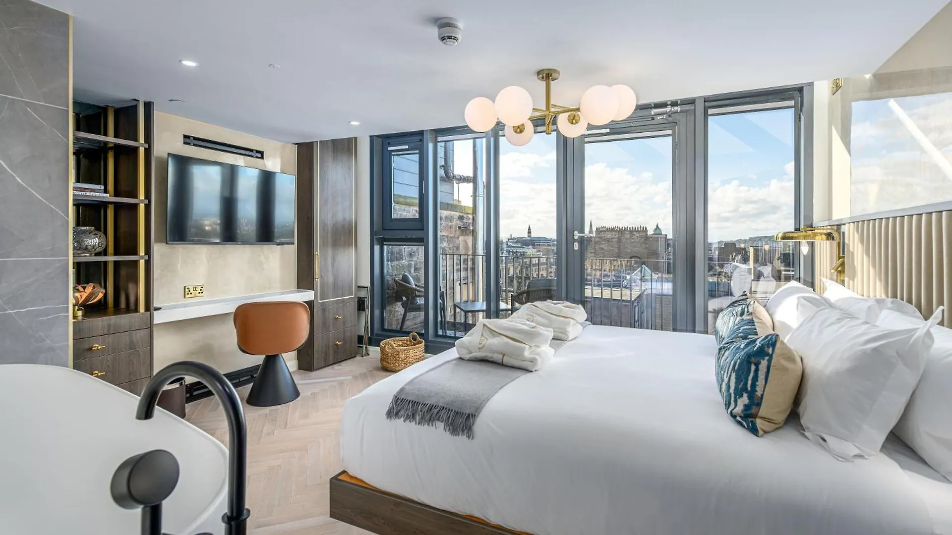 The Righ Penthouse Suite Эдинбург
